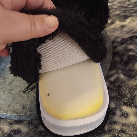 Vibrating Massage Fuzzy Bootie Slippers Lg - Picture 8 of 10